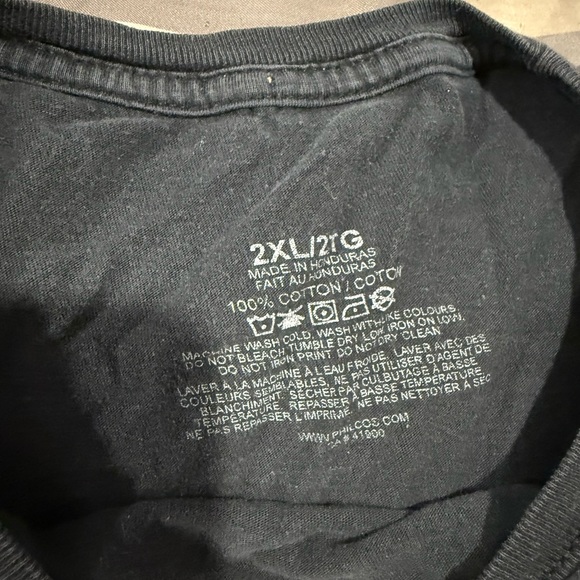 T-Shirt - Picture 2 of 2